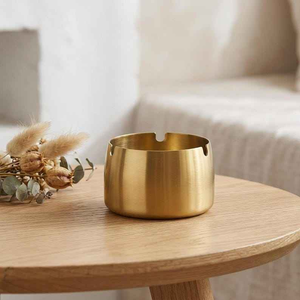 Cendrier compact en métal pour bureau, balcon et jardin - Product Image 2
