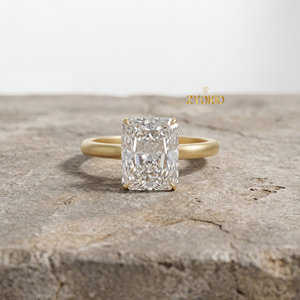 Anillo de Compromiso con Diamante Cultivado en Laboratorio, Corte Radiante, Claridad VVS, Plata de Ley, Acabado Mate, Banda Solitaria Abombada para Boda y Fiesta - Product Image 2