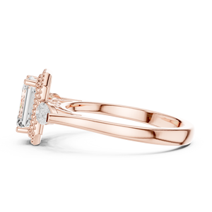 Anillo de Compromiso de Tres Piedras con Diamante Moissanite Corte Esmeralda, Halo Milgrain, Chapado en Oro Rosa sobre Plata, Joyería para Mujer - Product Image 2