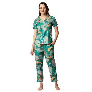 Ropa de dormir para mujer de talla grande con estampado moderno, diseño personalizado, elegante cuello vuelto, para mujer. - Product Image 1