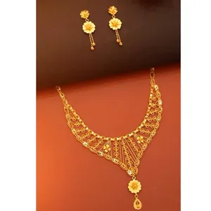 Diseño artesanal elegante y tradicional para bodas, ropa étnica festiva, conjunto de collar floral en tono dorado y aretes a juego para mujer - Product Image 3