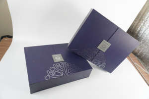 Luxury 2mm <b>Thick</b> Magnet Shape Gift Paper Boxes Premium Jewelry UV Matt Lamination Offset Sponge Stylish Luxury Glossy Lamination - Product Image 3