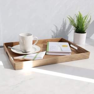 Fabulosa bandeja de madera natural ideal para el desayuno en la cama, momentos de café y para acoger reuniones relajantes en fines de semana. - Product Image 1