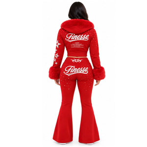 Chándal rojo con capucha para mujer, estilo moderno, con cremallera completa, estrellas de diamantes de imitación y ribete de piel sintética, estilo deportivo de invierno. - Product Image 4