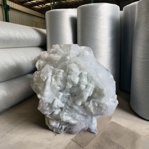 À vendre : Fibre 6D SD blanche, solide, sèche, de qualité A, 100 % fibre de PET recyclée (PSF) pour la fabrication de tapis automobiles, de meubles et de rembourrages de matelas. - Product Image 1