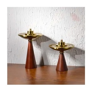 Support à encens de luxe en bois de châtaigne – Caddy d'aromathérapie en maille perforée dorée métallique - Product Image 1