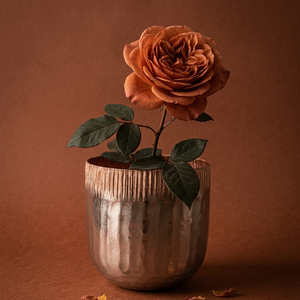 Vase à fleurs de luxe en cuivre martelé, élégant, texturé or rose, fait main, décoration d'intérieur, centre de table, unité unique uniquement - Product Image 1
