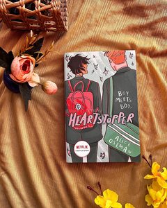 ฮาร์ตสต็อปเปอร์ เล่มที่หนึ่ง โดย อลิซ โอเซแมน หนังสือปกอ่อนขายดีสำหรับผู้ใหญ่ - Product Image 1