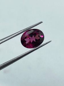 Granat rose naturel de qualité supérieure 2,29 carats 7x9MM pour la fabrication de bijoux - Product Image 1