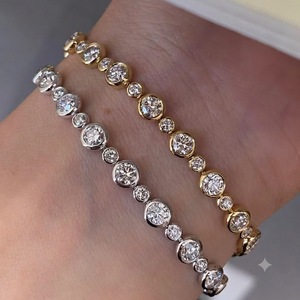 Bracelet de luxe VVS couleur D, délicat, en or 14K 18K, avec diamants de laboratoire taille ronde de 3,5 mm et 2 mm, serti clos, style tennis, certifié IGI - Product Image 6