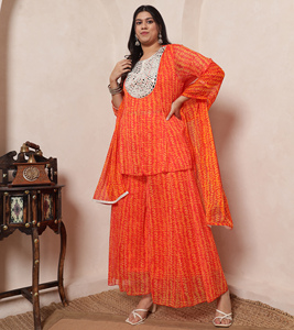 Ensemble coordonné élégant DEEBACO pour femme : haut en mousseline de soie à motifs floraux, longueur cheville, et sharara avec dupatta - Product Image 4