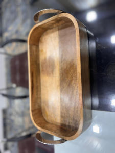 Decoración al por mayor bandeja de madera grande rústica logotipo grabado hecho a mano tamaño personalizado hierro Metal manijas servir pulido - Product Image 4