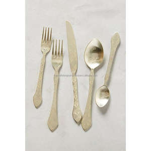 Juego de 5 piezas de cubiertos plateados con diseño grabado, juego de cubiertos de acero inoxidable para eventos, hoteles y restaurantes. - Product Image 1