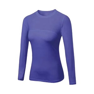 Haut de sport uni en polyester et élasthanne pour femme, coupe ajustée, T-shirt de yoga respirant, vêtements de sport pour la gym, prix direct usine - Product Image 1