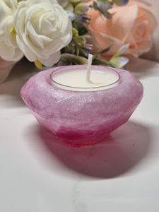 Porte-bougie en résine tendance avec un design artistique pour la décoration de table et l'amélioration de l'intérieur - Product Image 1