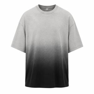 Camiseta de algodón de manga corta con cuello redondo y diseño degradado para hombre, estilo casual, transpirable, de punto, diseño liso, MOQ bajo - Product Image 3