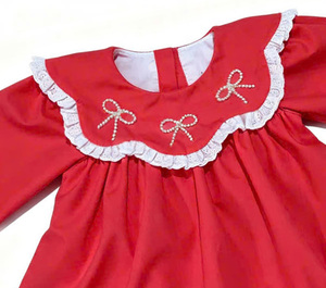 Vestido de Fiesta Personalizado al por Mayor para Bebés Niñas, Estilo Vintage Rojo, con Lazo y Bordado, Manga Larga, para Fiestas - Product Image 2