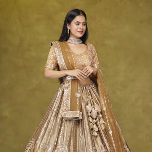 ชุดเลเฮนกาโชลีผ้าไหมแบบดั้งเดิมสำหรับเจ้าสาว ปักลายดิ้นทองหนัก งานแต่งงาน งานดิวาลี กระโปรงทรงบาน ผ้าคลุมไหล่แบบตาข่าย สำหรับงานปาร์ตี้ - Product Image 3