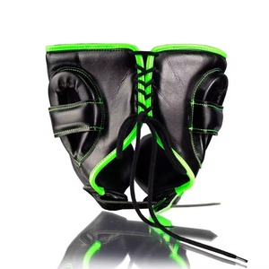 Ensemble d'entraînement de boxe complet : Gants en cuir véritable à doigts entiers, fermeture à lacets, protège-tête, protège-glandes, kit professionnel pour adultes - Product Image 4