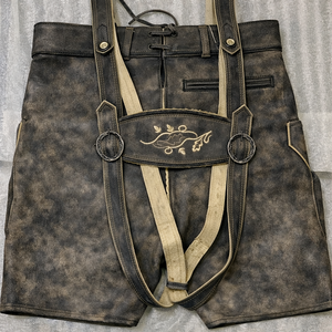 Lederhosen traditionnels bavarois pour hommes, faits à la main, de haute qualité, en cuir de chèvre durable, avec logo et broderie personnalisés - Product Image 3