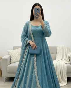 Vestido de Fiesta Azul de Seda para Boda India/Pakistaní, Diseño Kurti, Vestido Largo para Boda - Product Image 3