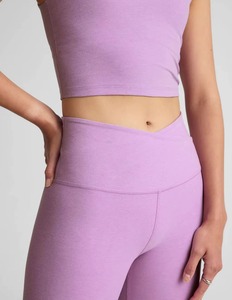 Conjuntos de 2 piezas para mujer OEM de pétalos de lila, los más vendidos, leggings de cintura alta midi para mujer, nuevos, sin costuras externas, cintura natural. - Product Image 5