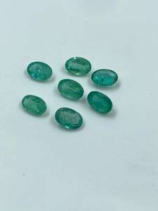 Esmeralda Natural de Corte Ovalado, Paquete de 7 Gemas de Color Verde Intenso, Corte Mixto de Lujo, Gemas Sueltas de 4x6mm, Precio de Oferta por Exportador - Product Image 6