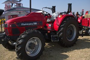 ขายส่งจากโรงงาน รถแทรกเตอร์ Mahindra 265 XP PLUS 33 แรงม้า ดีเซล พร้อมพวงมาลัยเพาเวอร์ ระยะทางวิ่งสูง ประสิทธิภาพงานหนัก - Product Image 3