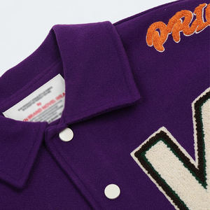 เสื้อแจ็คเก็ตบอมเบอร์หนังขนสัตว์คุณภาพสูงสำหรับผู้ชาย ดีไซน์วาร์ซิตี้ทันสมัย ปักลายด้านหน้า บริการ OEM - Product Image 3