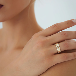 Anillo de compromiso minimalista de media eternidad con diamante natural de corte redondo de 0.30 ct para mujer, banda de oro amarillo macizo de 14K de 2.50 mm - Product Image 3