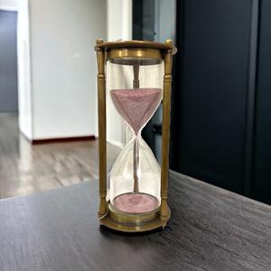 Reloj de Arena Hecho a Mano de Latón por Kelvin and Hughes - Diseño Art Deco, Ecológico, Regalo de Cumpleaños - Product Image 6