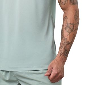 เสื้อยืดออกกำลังกายสีเขียวเซจสำหรับผู้ชาย คอกลม แขนสั้น สำหรับออกกำลังกาย วิ่ง หรือใส่ลำลอง - Product Image 6
