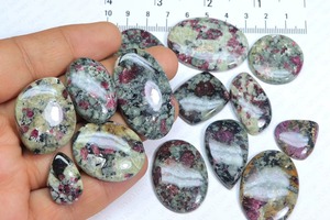 Fantástica piedra preciosa de eudialita suelta y pulida, cabujón de eudialita de tamaño personalizado, ideal para la elaboración de joyas. - Product Image 4