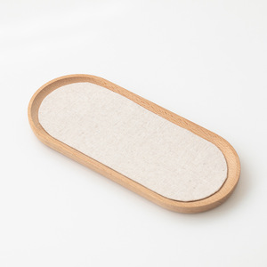 Plateau à bijoux en bois avec insert en lin, design minimaliste pour l'affichage des bagues - Product Image 4
