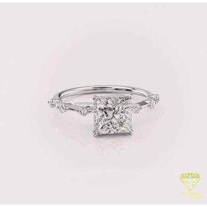 Anillo de Plata de Ley 925 con Diamante Moissanita de Corte Cuadrado, Tono Oro Rosa con Piedras Laterales Redondas, Joyería Nupcial al por Mayor - Product Image 5