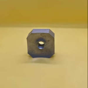 Lame de broyeur industriel simple 40x40x25mm en acier D2, couteau rotatif pour broyeurs de tuyaux en plastique à axe unique et de blocs de matériaux - Product Image 1