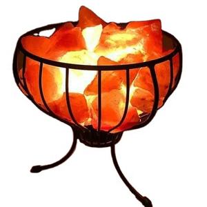 Lámpara de trozo de sal del Himalaya pura 100% al por mayor, cesta de hierro tallada de estilo náutico de excelente calidad, decoración del hogar con flores - Product Image 1