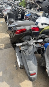 Moto d'occasion en gros avec kit de pièces gratuit, marque japonaise, prête à rouler, expédition en conteneur dans le monde entier - Product Image 4