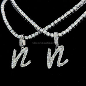 จี้เพชรรูปตัวอักษรเดี่ยว VVS Moissanite ที่ประดับด้วยเม็ดเพชรคุณภาพระดับพรีเมียมจี้เพชรโมอิสซานไนต์ที่สง่างาม - Product Image 2