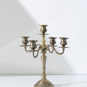 Candélabre en alliage de zinc finition laiton antique, 5 lumières, porte-bougie en métal, style européen traditionnel, pour salle à manger - Product Image 1