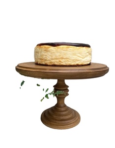 Soporte para Pastel Rústico de Madera Ecológico Hecho a Mano para Decoración de Mesa de Postres en Fiestas de Cumpleaños, Exhibición de Repostería Casera, Apto para Lavavajillas - Product Image 1