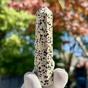 Obélisque en jaspe dalmatien naturel poli, tour de cristal, pierre de guérison pour la méditation et l'énergie, décoration d'intérieur. - Product Image 5