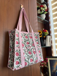 Bolsa de Mano de Algodón Hecha a Mano con Estampado de Bloques, Ecológica, Ligera, para Viaje, con Cierre Blanco, para Uso Diario, Hecha en India - Product Image 2