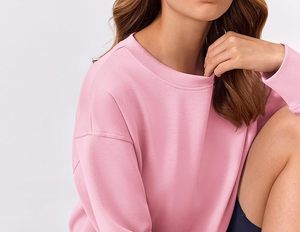 Pulls à manches longues et col rond pour femme moderne, style hiver 2026, écologiques, 100 % polyester, plissés, alliant perfection et chic décontracté - Product Image 4