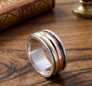 Bague tournante texturée à trois tons en argent sterling 925 faite à la main |   Bijoux fins pour femmes, cadeau pour soulager l'anxiété et favoriser la méditation - Product Image 4