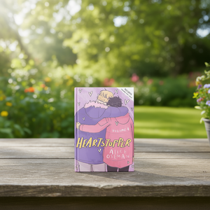 Heartstopper เล่มที่ 4 โดย อลิซ โอเซแมน หนังสือปกอ่อน พิมพ์แบบสั่งทำพิเศษ - Product Image 3
