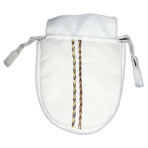 ถุงโพลีเอสเตอร์สำหรับเก็บเครื่องประดับและเครื่องสำอาง ปั๊มลายทอง พร้อมเชือกรูด สำหรับบรรจุภัณฑ์คริสต์มาส ขายส่งจากโรงงาน - Product Image 1