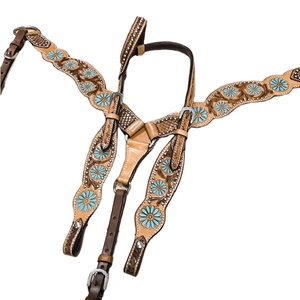 Juego de tachuelas de caballo occidental de lujo Diseño Premium Juego de cuello de cabeza y pecho de Margarita turquesa mecanizada a mano - Product Image 1