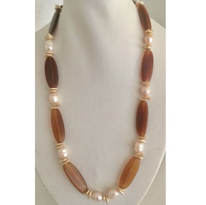 Collar con Colgante de Cuentas de Resina con Diseño de Paz para Mujer, Marca APEX ALIGN, Hecho a Mano, Color Personalizado, Calidad Certificada por Terceros, Ideal para Fiestas - Product Image 2