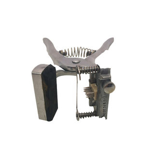 Pince à tatouer vétérinaire en acier inoxydable réutilisable, durable et réglable pour chevaux et grands animaux, applicateur d'oreilles à éperons pour marquage et identification - Product Image 2